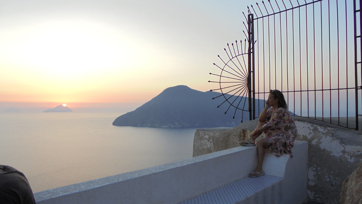 isole eolie al tramonto